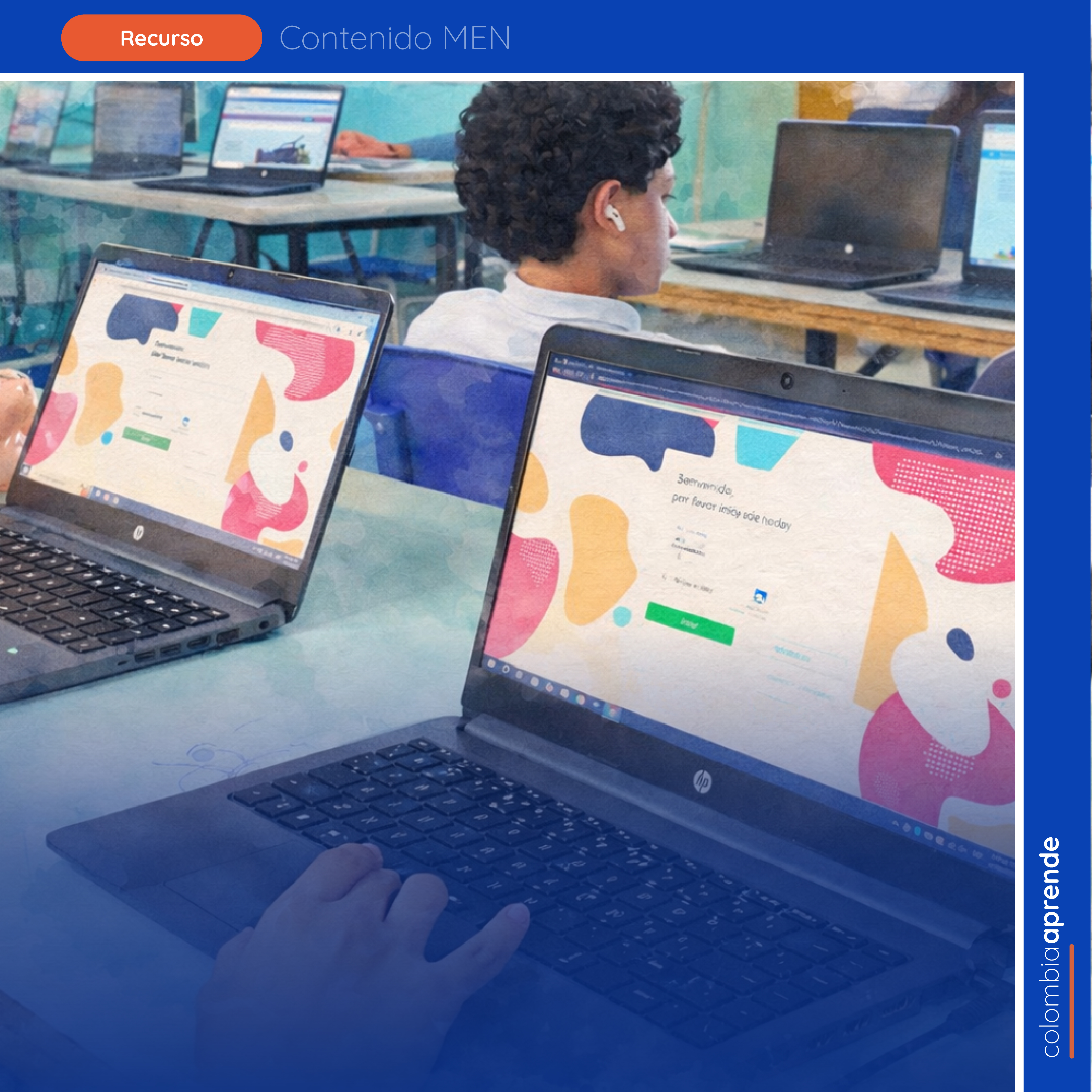 Mano  de una persona escribiendo en computador y persona al fondo con computador