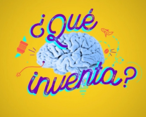 Sobre un fondo amarillo destaca un cerebro humano azul claro en el centro. Alrededor del cerebro, un texto en morado cursivo con borde celeste pregunta "¿Qué inventa?". Pequeños trazos naranjas decoran el fondo: un carrete de hilo, un avión de papel y un brote con hojas.