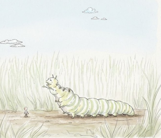 Ilustración cuadrada de estilo acuarela. Muestra un campo de pasto alto verde y claro con un camino de tierra. A la derecha, una oruga grande y sonriente de color verde claro y blanco. En el cielo azul con pequeñas nubes, vuela una mariposa con alas detalladas.