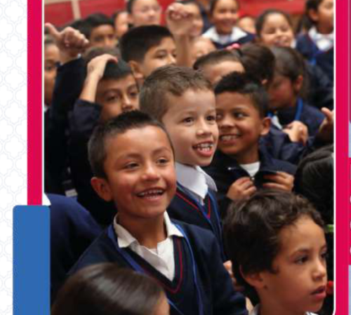 Caras de niños con uniforme