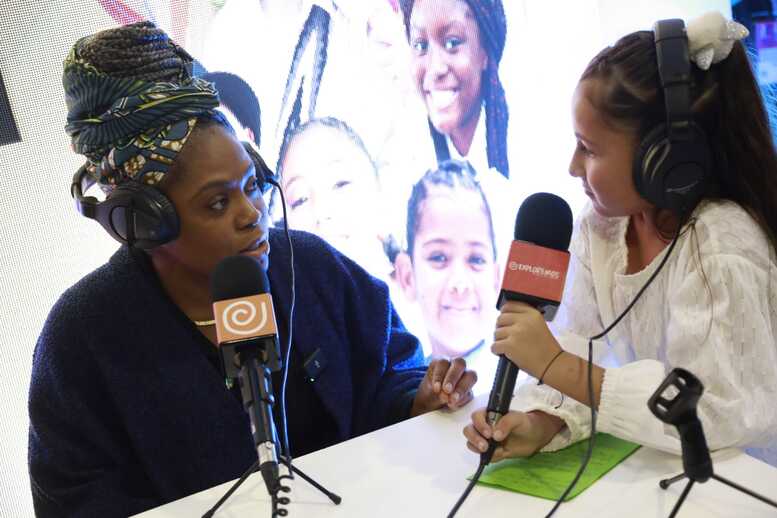 Ministra Aurora Vergara en el programa de Radio Nacional 'Exploremos', en la Filbo