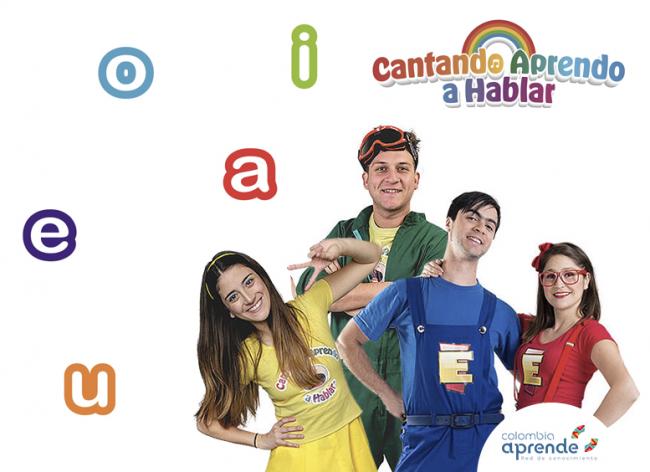 Imágenes jóvenes en actitud alegre
