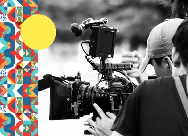 Portada Colección El mejor cine latinoamericano a un solo clic Foto de un hombre con un viodeografo grabando con cámara de video